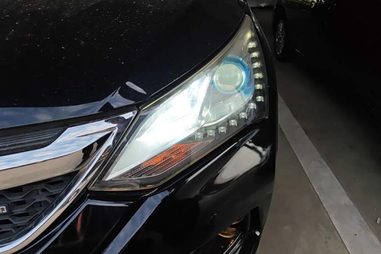 Used BYD Song 2017 Gaishi Upgrade Edition 1.5TI Manual Elite Model
