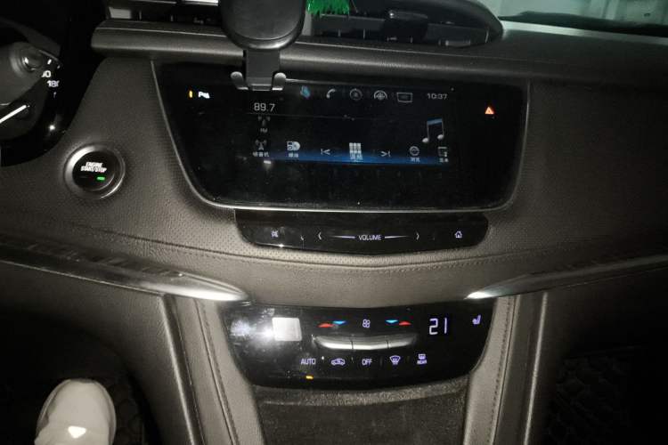 Used Cadillac XT5 2017 Anniversary Edition 25T Luxury Model
