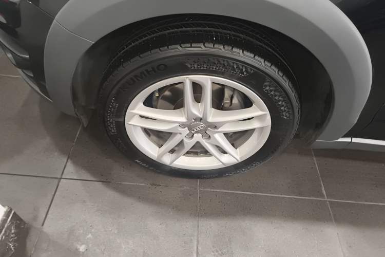 Used Audi Q5 2017 Plus 40 TFSI Technology Model