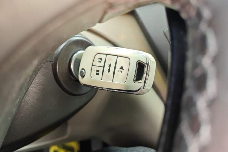 Used Buick Regal 2011 2.0L Comfort Edition Vehicle Key