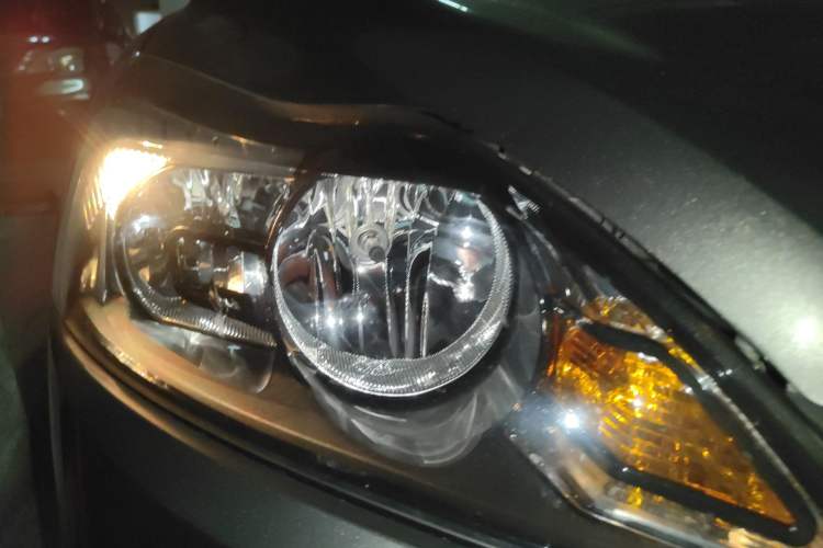 Used Ford Focus 2013 Hatchback Classic 1.8L Automatic Fashion Edition Right Front Headlight