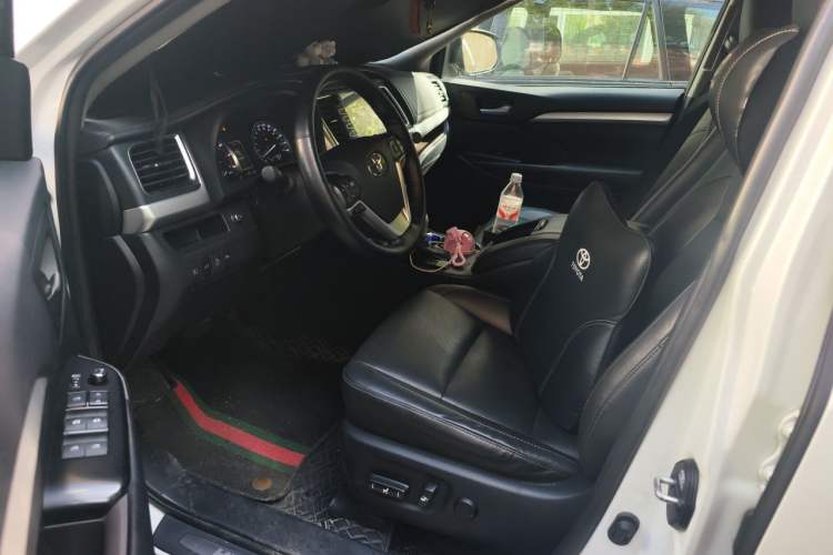 Used Toyota Highlander 2018 2.0T Four-Wheel Drive Luxury Version 7 Seats China VI Standard
