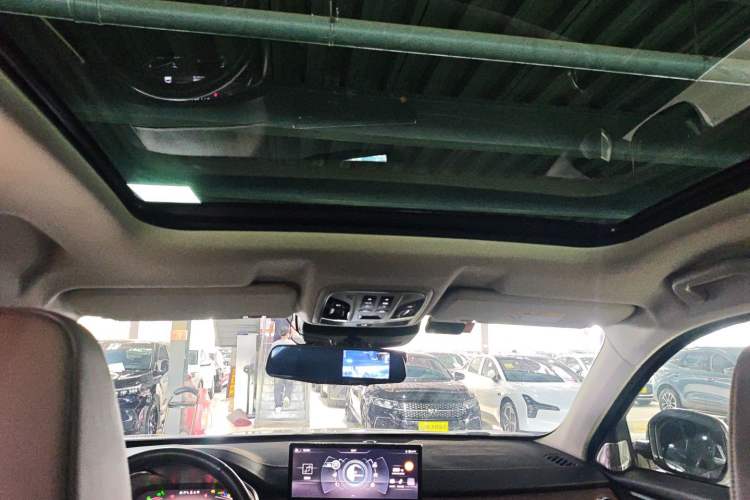 Used Wey VV6 2021 2.0T Two-Wheel Drive Smart Protection+