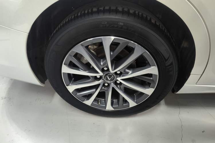 Used Lexus ES 2022 200 Excellence Edition
