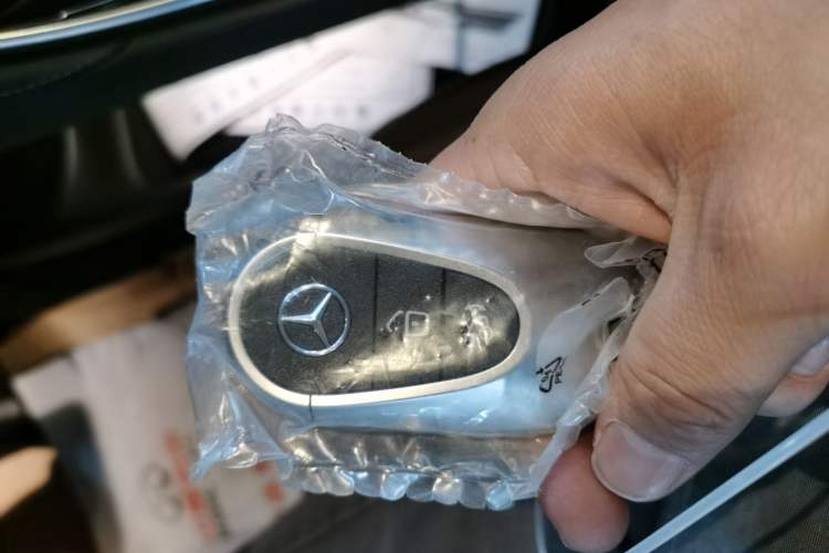 Used Mercedes-Benz EQE SUV 2024 500 4MATIC Pioneer Edition Interior 1