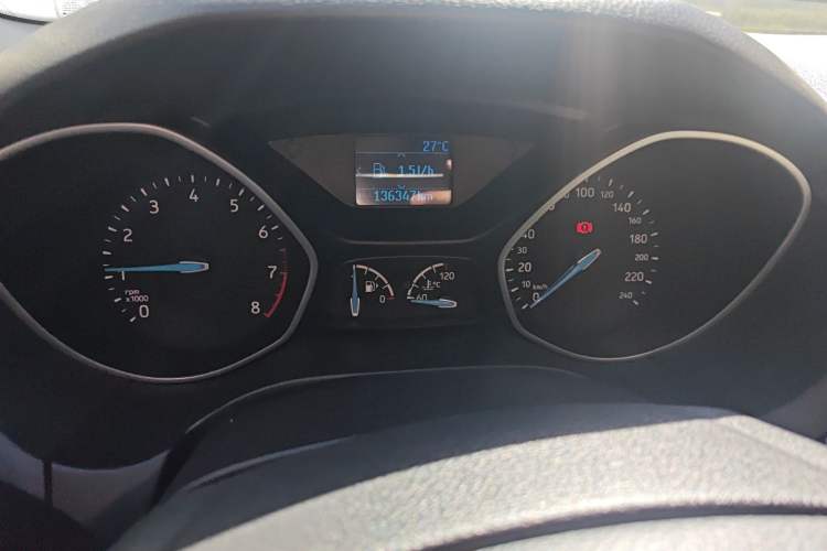 Used Ford Focus 2015 Sedan 1.6L Manual Comfort Model Odometer Close Up