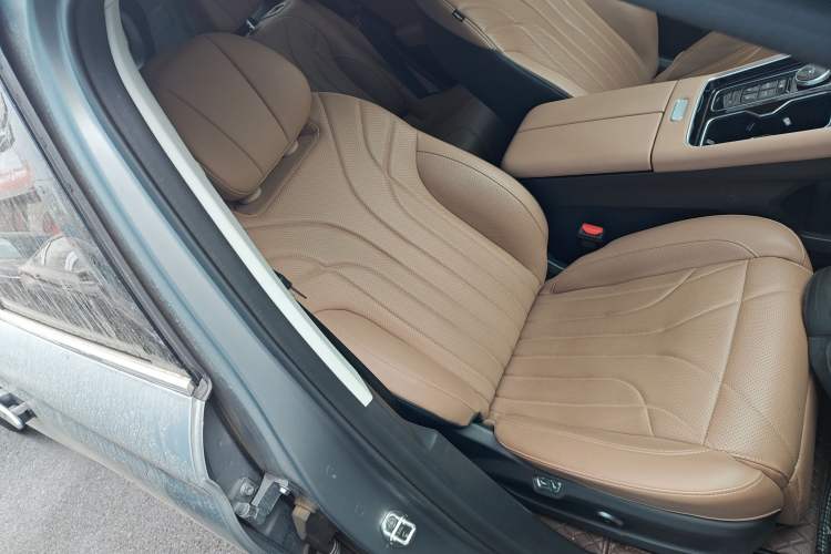 Used Chery Tiggo 8 L 2024 2.0T Two-Wheel Drive Prestige Version 5 Seats
