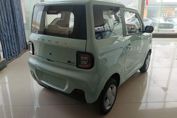 Used Geely Galaxy Panda 2024 Panda Mini 200km Endurance Bear
