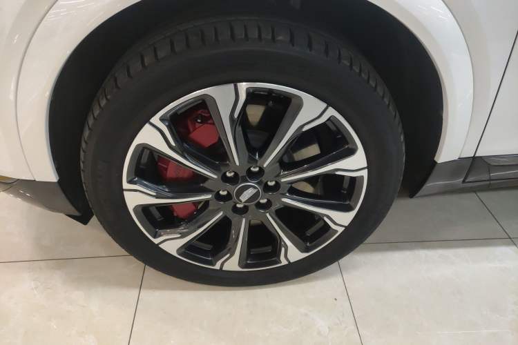 Used Cadillac XT5 2025 2.0T Platinum Edition