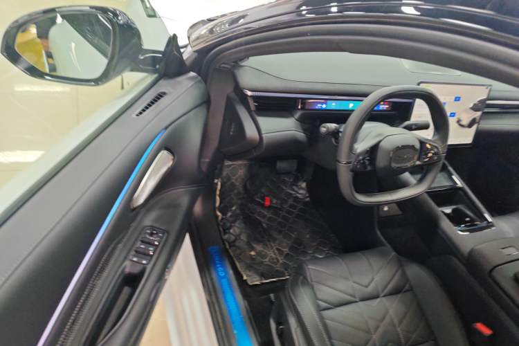 Used Lynk & Co Lynk & Co 10 EM-P 2025 Model 120 Four-Wheel Drive Ultra