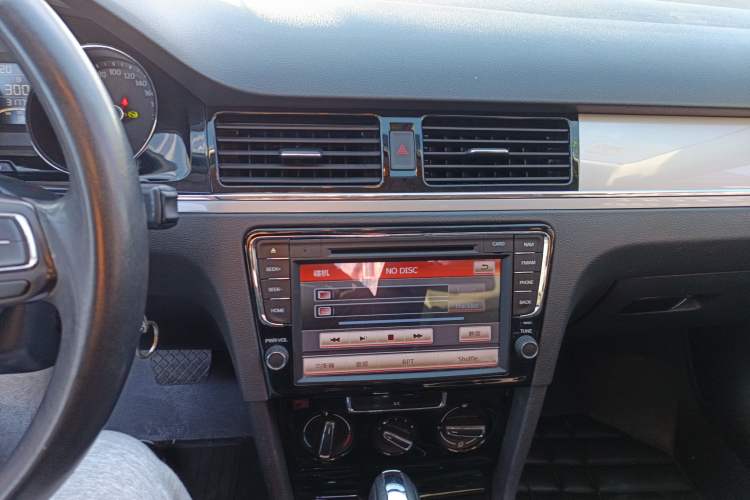 Used Volkswagen Bora 2015 Value Edition 1.6L Automatic Comfort Version
