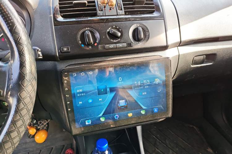 Used Skoda Fabia 2012 1.6L Automatic Sport Edition Audio And AC Panel