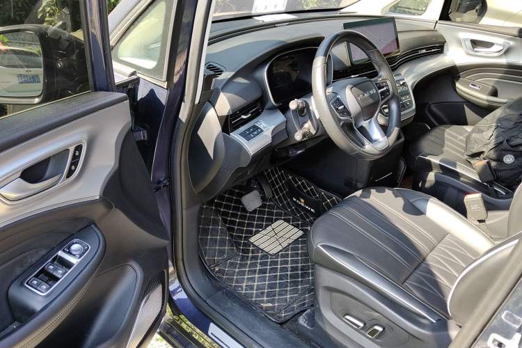 Used Roewe iMAX8 2021 400TGI Supreme Series Lu Zun Edition