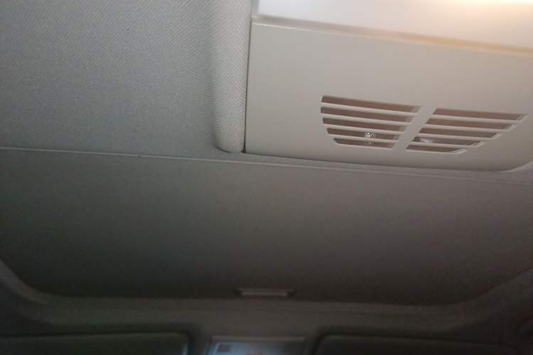 Used BMW 3 Series 2011 320i Luxury Edition
