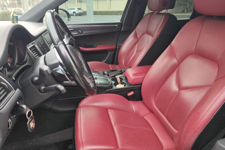 Used Porsche Macan 2017 Macan 2.0T Left Front Seat