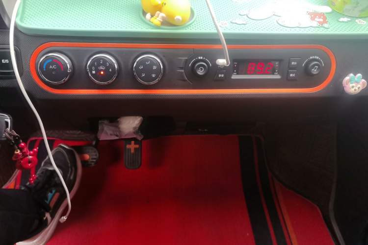 Used Wuling Hongguang MINIEV 2022 Zizai Version Lithium Iron Phosphate Audio And AC Panel