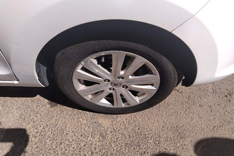 Used Cowin C3 2015 1.5L Manual Gold Diamond Edition
