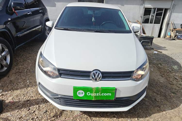 Used Volkswagen Polo 2016 1.4L Manual Fashion Model Front