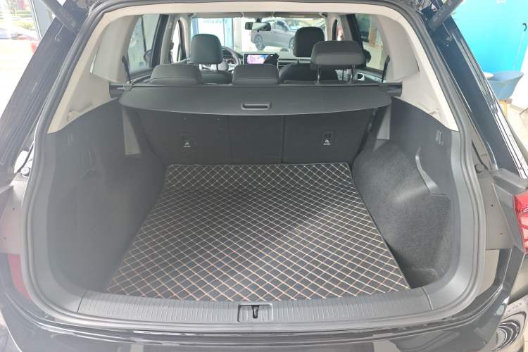 Used Volkswagen Tiguan L 2024 300TSI Automatic Two-Wheel Drive Smart Edition Trunk