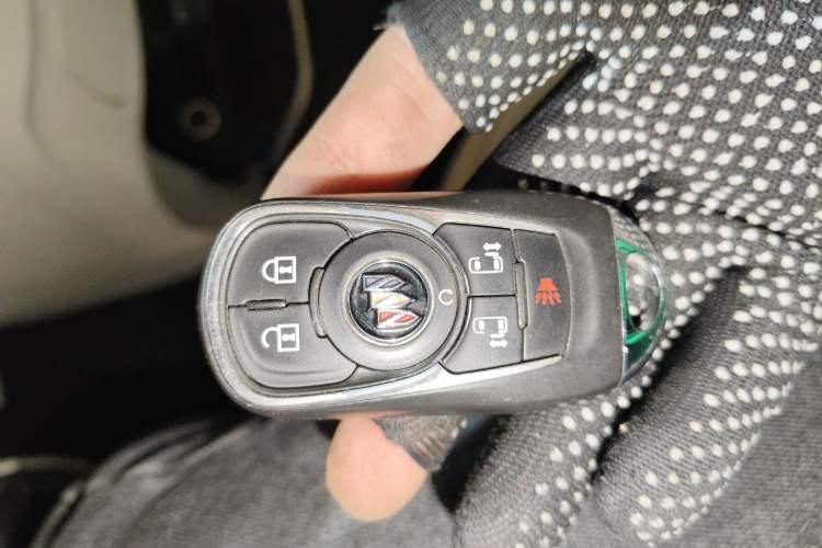 Used Buick GL8 2022 ES Landtrek 653T Luxury Edition
