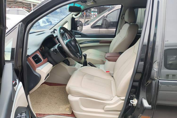 Used FORTHING Lingzhi 2017 M5L 1.6L 7-Seater Comfort Model Left Front Seat