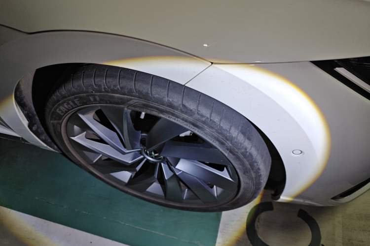 Used Volkswagen FAW-Volkswagen CC 2021 380TSI Striking Edition Right Front Wheel Hub