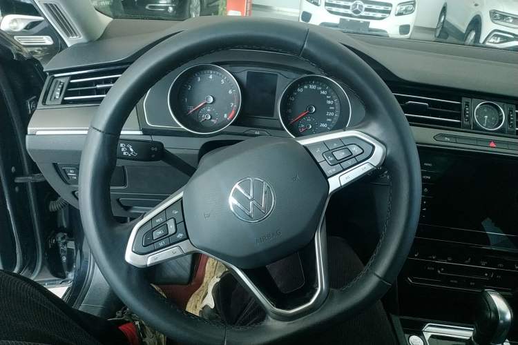 Used Volkswagen Magotan 2020 330TSI DSG Leading Model Steering Wheel