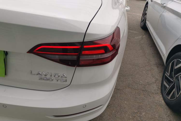 Used Volkswagen Lavida 2021 280TSI DSG Comfort Edition Right Rear Taillight