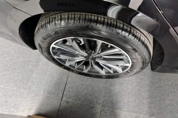 Used Geely Auto Preface 2023 1.5TD Fuyao Version Right Rear Wheel Hub