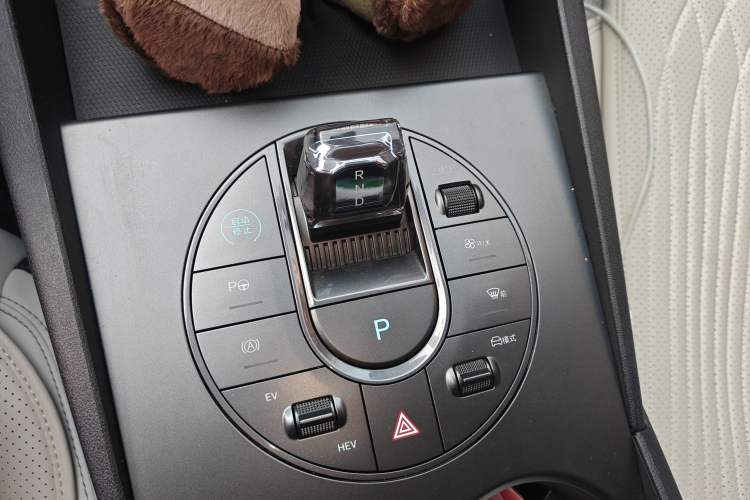 Used BYD Seal 06 New Energy 2025 DM-i Smart Drive 80KM Luxury Model Gear Lever