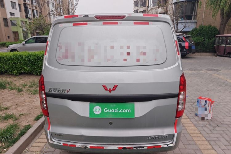 Used Wuling Hongguang V 2022 1.5L Jingqu Edition Enclosed-Window Vehicle with Electric Power Steering LAR