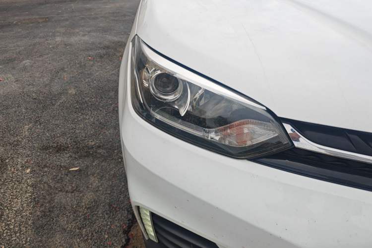 Used MG GS 2019 20T Manual Luxury Edition with Xenon Lights Right Front Headlight