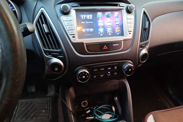 Used Hyundai ix35 2010 2.0L Manual Two-Wheel Drive New Edition GL