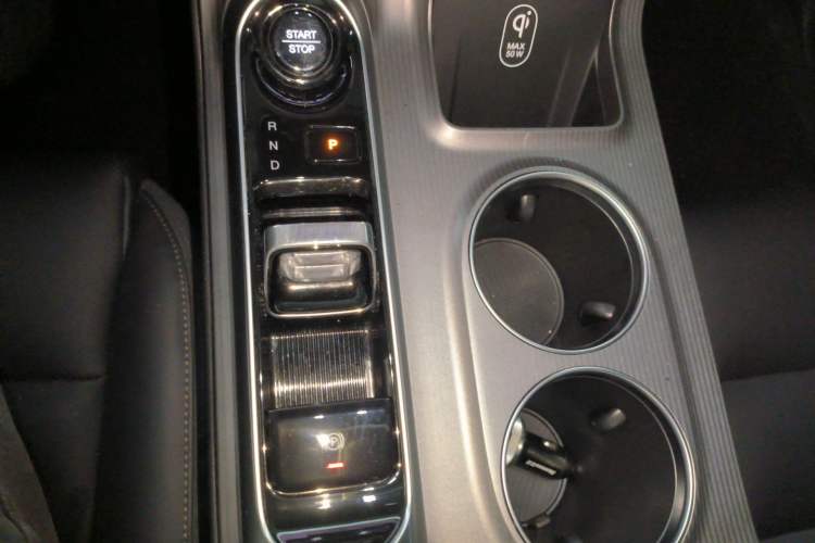 Used GAC Trumpchi E8 2024 Honor Series 2.0L Honor Edition Gear Lever