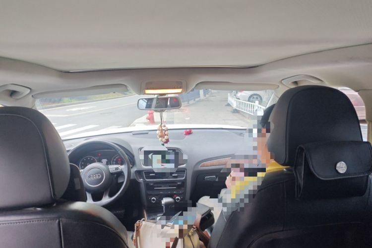 Used Audi Q5 2013 40 TFSI Comfort Edition Headliner