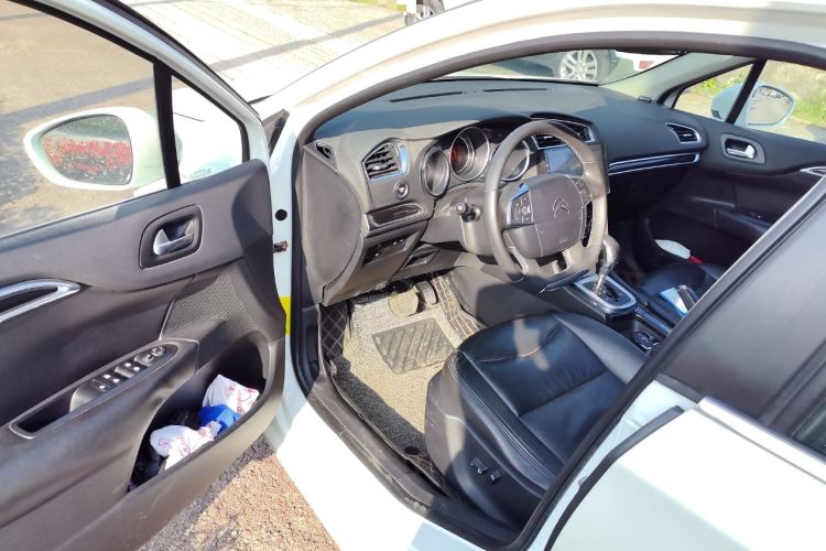 Used Citroen C4L 2013 1.6 THP Automatic Impression Edition Driver Seat