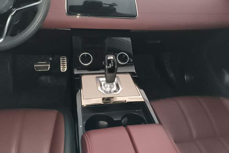 Used Land Rover Range Rover Evoque 2022 Aurora L 249 PS R-Dynamic Luxury Edition
