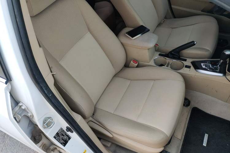 Used Toyota Corolla 2014 1.6L CVT GL Right Front Seat