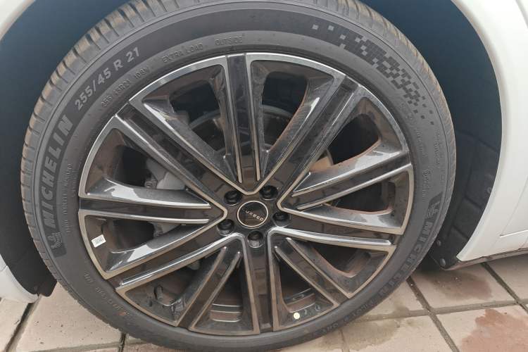 Used Hima Luxeed R7 2025 Range-Extended Version 251 km Max
