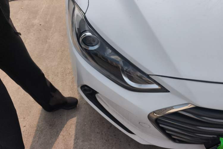 Used Hyundai Elantra (6th Generation / Lingdong) 2016 1.6L Automatic ZhiXuan – Elite Version Right Front Headlight