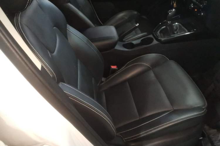 Used Dongfeng Fengon S560 2018 1.8L Manual Urban Model 7 Seats
