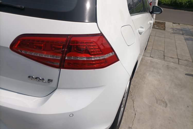 Used Volkswagen Golf 2015 1.6L Automatic Comfort Model Right Rear Taillight