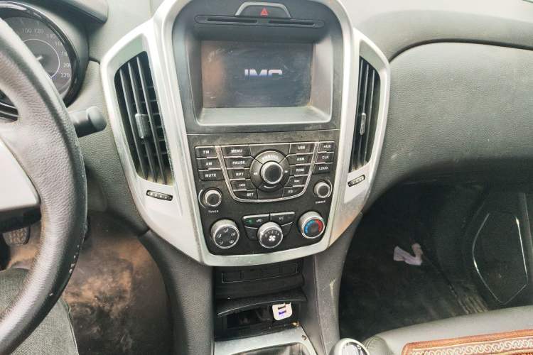 Used JMC Yuhu 7 2016 2.4T Four-Wheel Drive Luxury Edition JX4D24