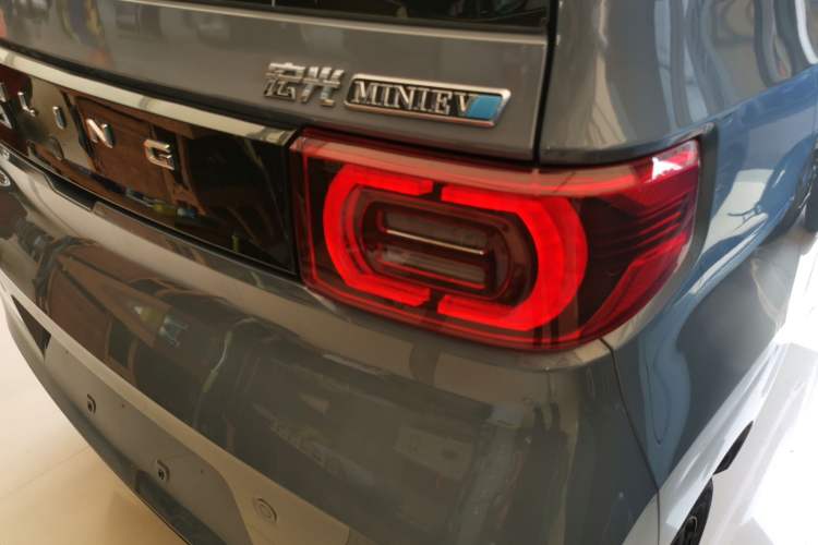 Used Wuling Hongguang MINIEV 2021 Macaron Premium Model – Lithium Iron Phosphate Right Rear Taillight