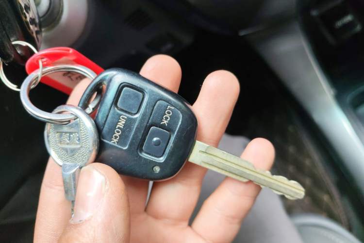 Used Toyota Prado 2005 4.0L Automatic GX Luxury Edition Vehicle Key