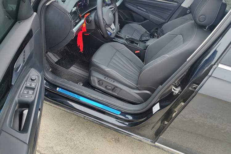 Used Volkswagen Passat 2024 380TSI Starry Dragon Edition
