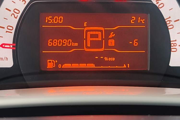 Used smart fortwo 2015 1.0L 52 kW hardtop Dynamic version
