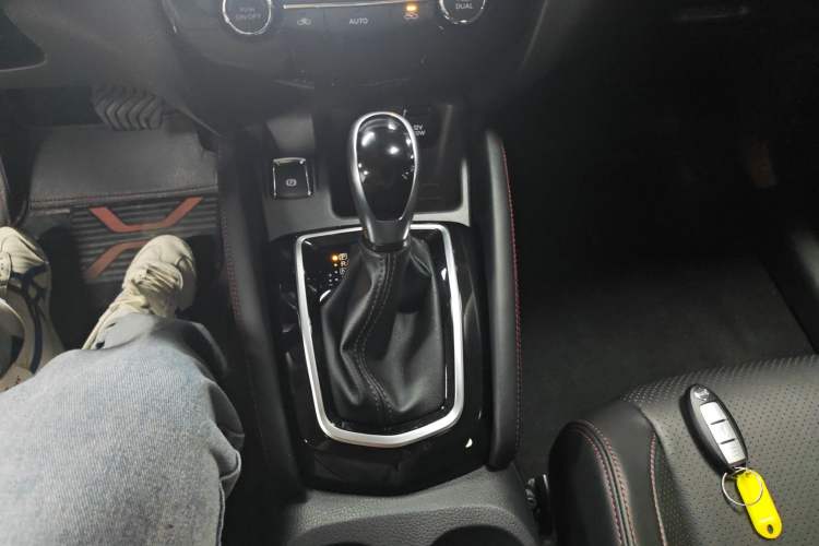 Used Nissan Qashqai 2022 2.0L CVT XV Premier Luxury Edition Gear Lever