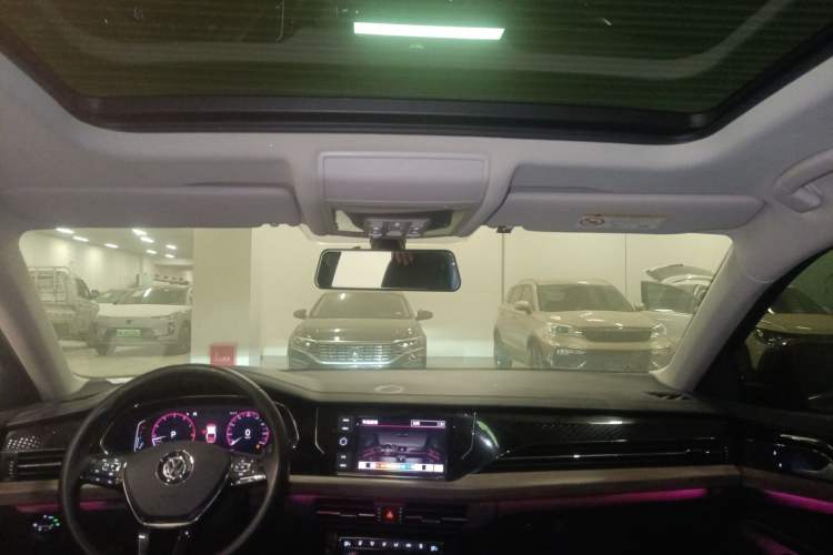 Used Volkswagen Passat 2019 330TSI Luxury Edition China VI Standard Headliner