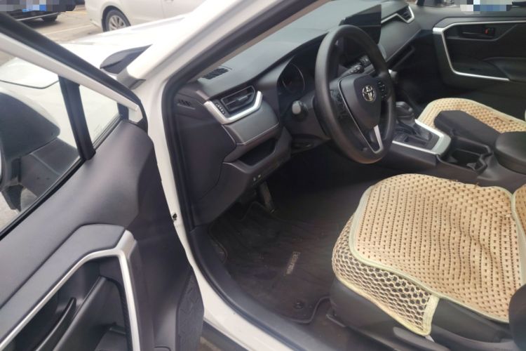 Used Toyota Wildlander 2024 2.0L CVT Two-Wheel Drive Leading Edition Driver Seat